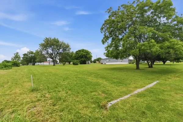 507 Deer Run, Southmayd, TX 75092