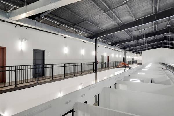 301 W Main Street #166, Midlothian, TX 76065