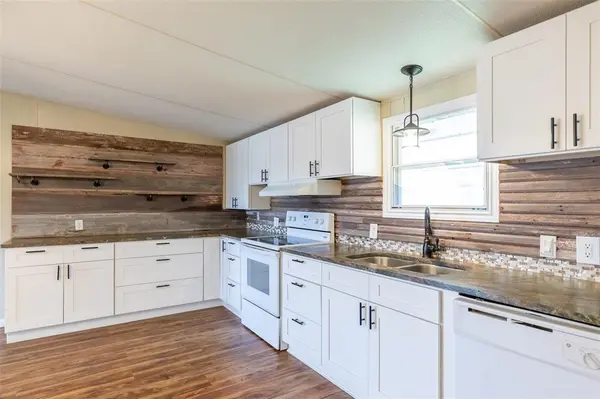 1107 Market Street, Tye, TX 79563