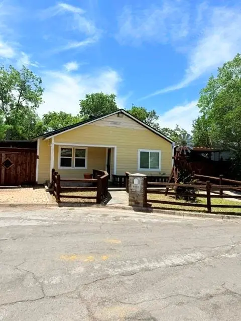 3028 Carnation Avenue, Fort Worth, TX 76111