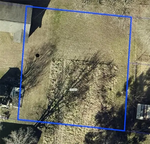 2202 E Avenue B, Hooks, TX 75561