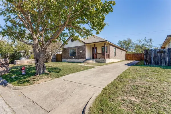 1732 Lawther Drive,  River Oaks,  TX 76114