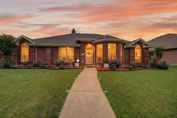4210 Pointe Loma Drive, Rowlett, TX 75088
