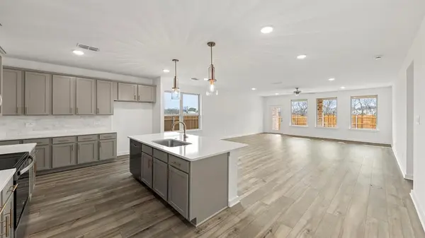 748 Grand Dale Drive, Lavon, TX 75166