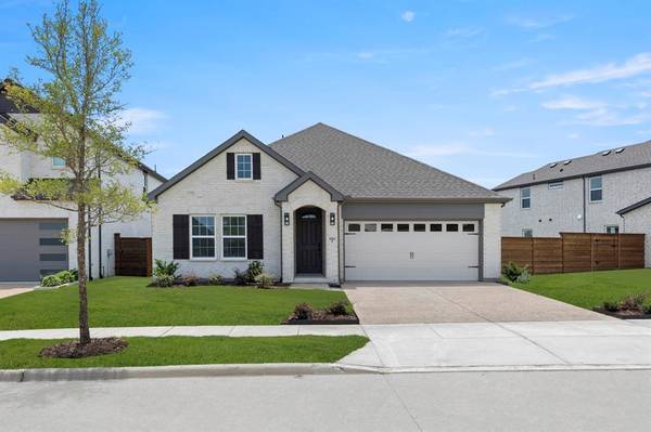 2004 Blossom Trail, Mesquite, TX 75181