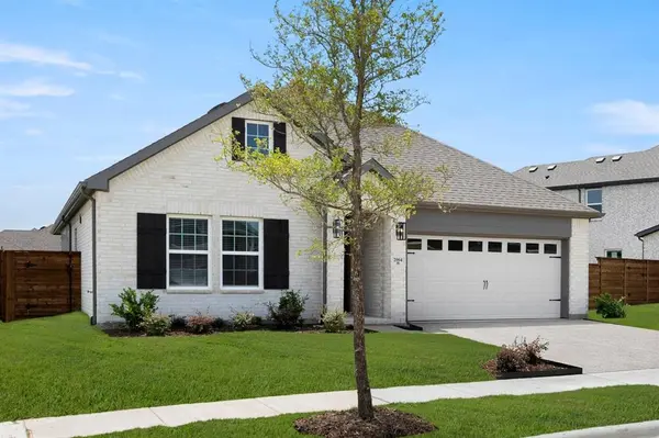 2004 Blossom Trail, Mesquite, TX 75181