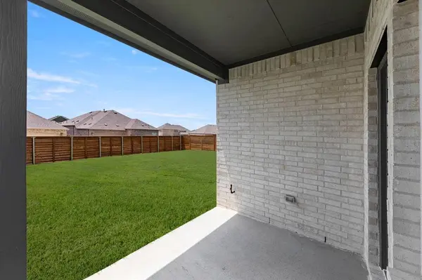 2004 Blossom Trail, Mesquite, TX 75181