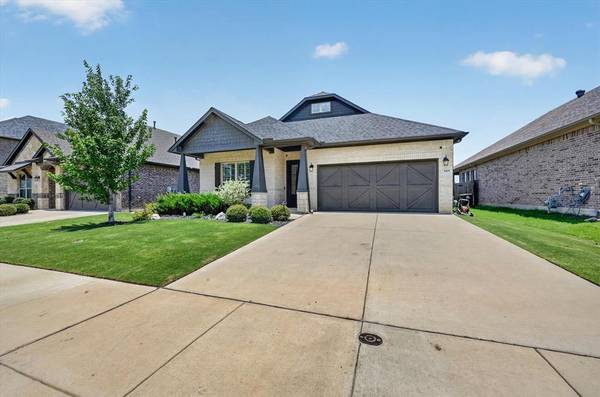 669 Harris Ridge Drive, Arlington, TX 76002