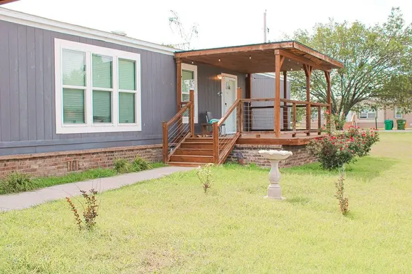 8529 Weems Estate Drive, Granbury, TX 76048