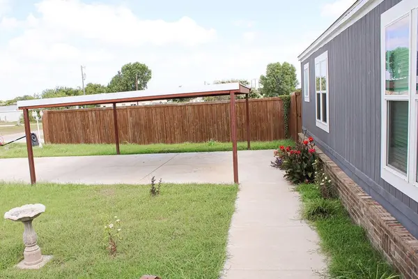 8529 Weems Estate Drive, Granbury, TX 76048