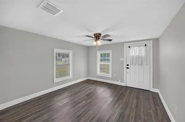 141 N Dobson Street, Burleson, TX 76028