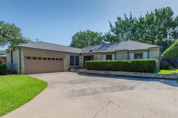 2805 Hedgeway Drive, Arlington, TX 76016