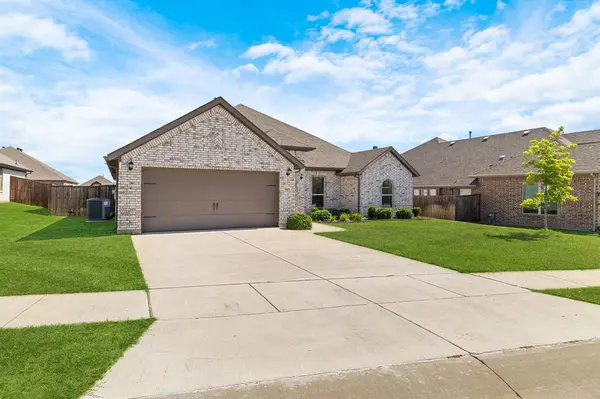 915 Timber Ridge Drive, Justin, TX 76247