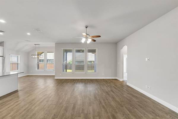 915 Timber Ridge Drive, Justin, TX 76247