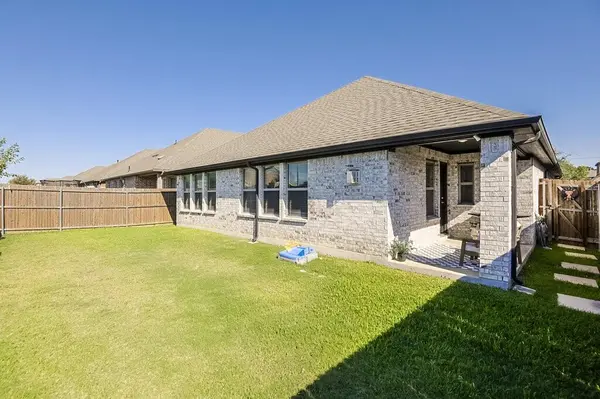 982 E Villas Court, Lewisville, TX 75067