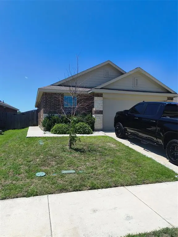 5829 Honey Creek Street, Fort Worth, TX 76179