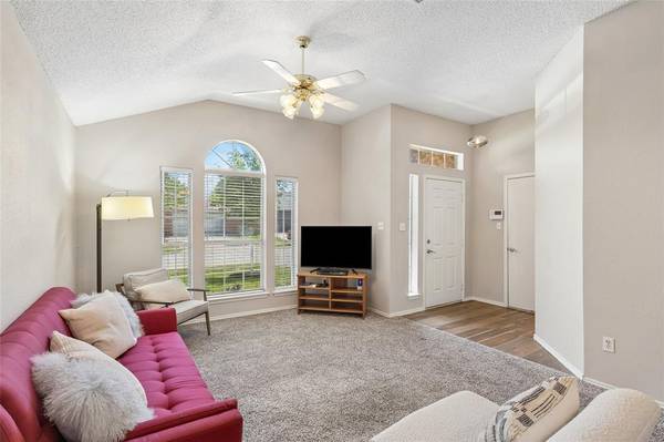 2332 Cap Rock Lane, Fort Worth, TX 76133