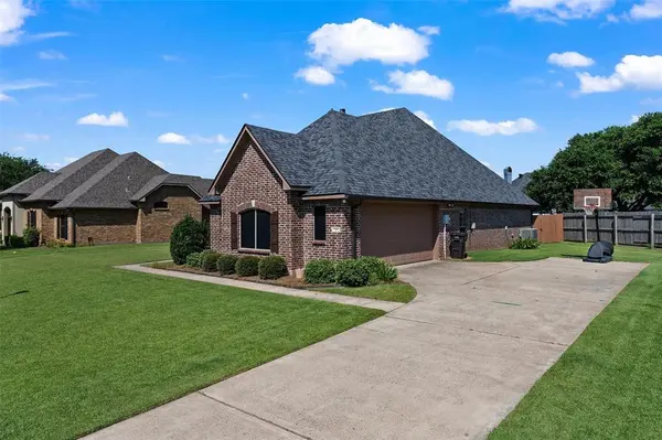 206 Cherry Blossom Lane, Benton, LA 71006