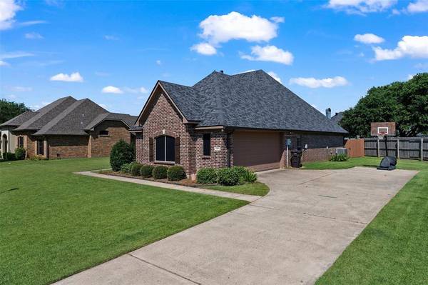 206 Cherry Blossom Lane, Benton, LA 71006