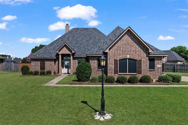 206 Cherry Blossom Lane, Benton, LA 71006