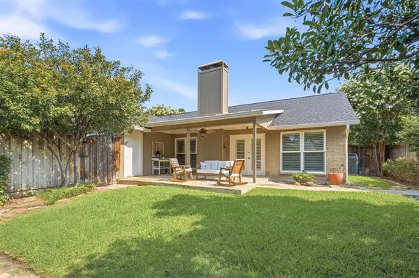 258 Creekside Lane, Coppell, TX 75019