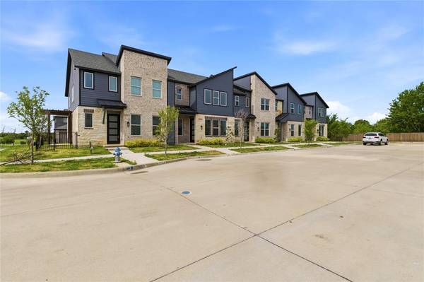 8909 Lowell Street, Rowlett, TX 75089