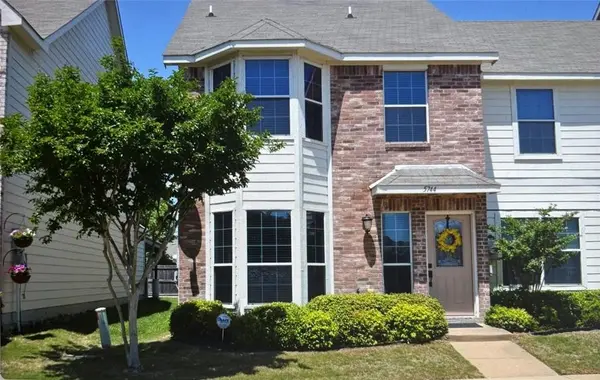 5744 Giddyup Lane, Fort Worth, TX 76179