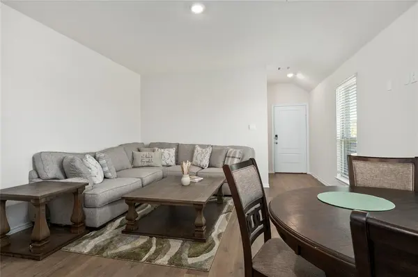 649 Lightheart Lane, Lavon, TX 75166