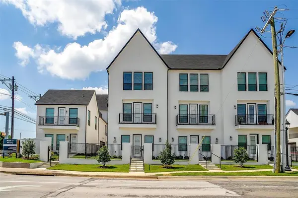 128 S Cooper Street, Arlington, TX 76013