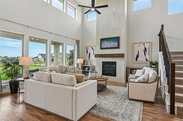 2402 Lakeside Drive, Mansfield, TX 76084