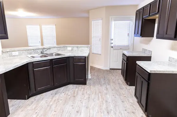 1700 Oriole Drive, Ennis, TX 75119