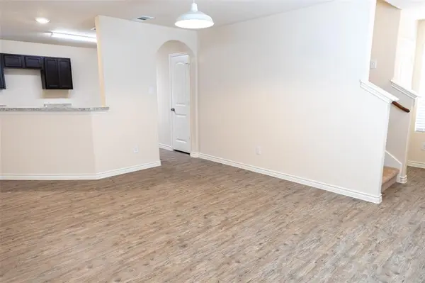 3206 Robin Road, Ennis, TX 75119