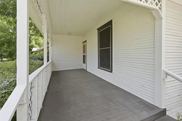 411 Poindexter Avenue, Cleburne, TX 76033