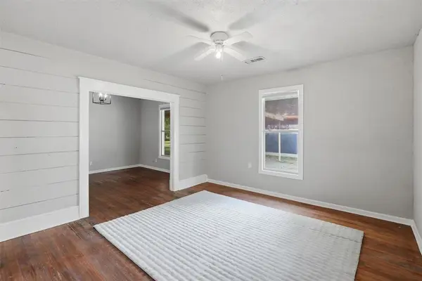 411 Poindexter Avenue, Cleburne, TX 76033
