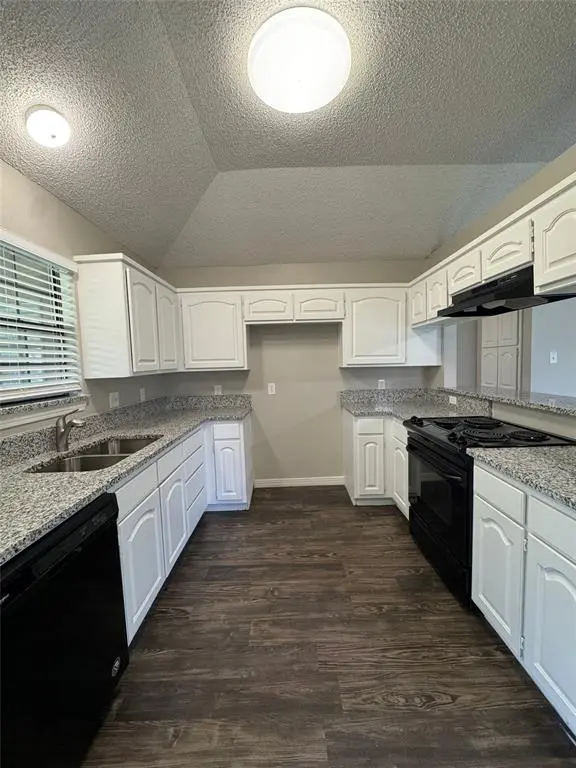 453 Little Valley Court, Fort Worth, TX 76108