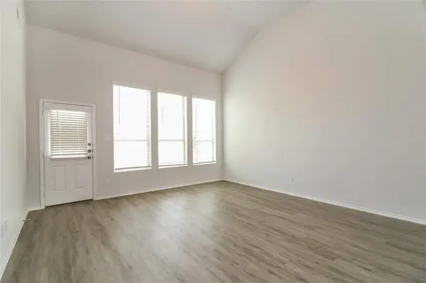 8344 Yaupon Holly Trail, Fort Worth, TX 76123