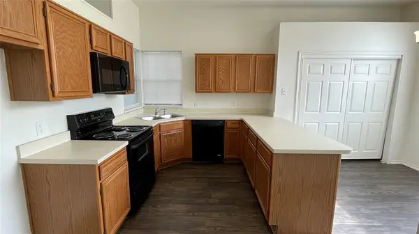 202 Chamblin Drive, Cedar Hill, TX 75104