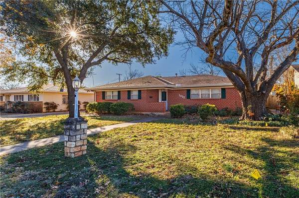 1312 W 3rd Street, Mcgregor, TX 76657