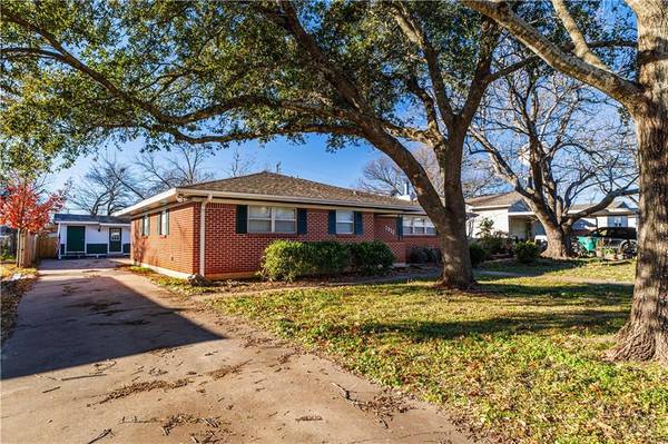 1312 W 3rd Street, Mcgregor, TX 76657