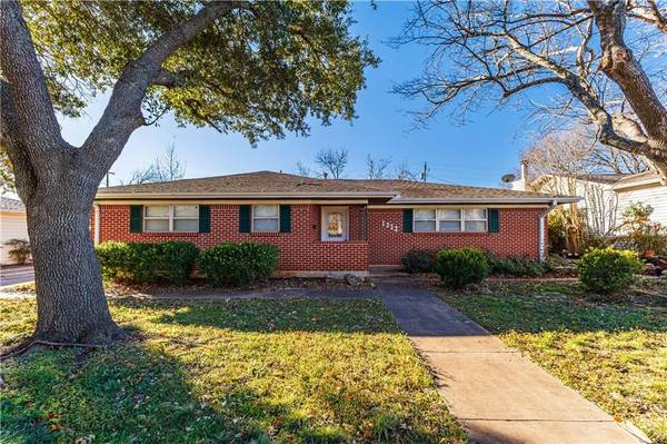 1312 W 3rd Street, Mcgregor, TX 76657