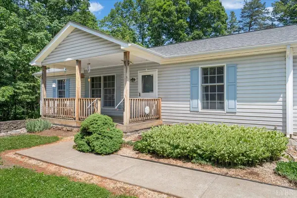 1124 Homeplace RD, Bedford, VA 24523