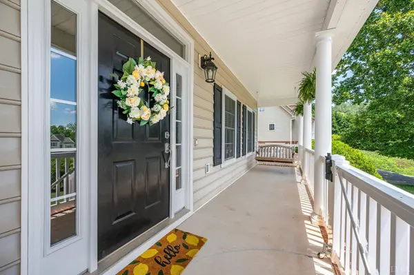 1075 Hooper Woods DR, Forest, VA 24551
