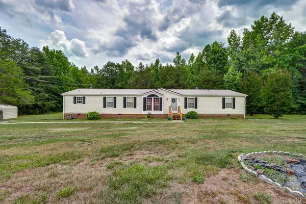 5648 Moons RD, Long Island, VA 24569