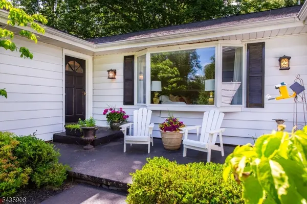 5 Pepperidge Rd, Boonton Twp., NJ 07005