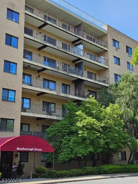 44 S Main St #6J, Lodi Boro, NJ 07644