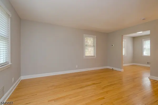 39 Amboy Ave, Metuchen Boro, NJ 08840