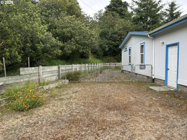 63439 JEROME RD, Coos Bay, OR 97420