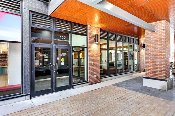 122 Mahogany Centre SE #203, Calgary, AB T3M 2Y1