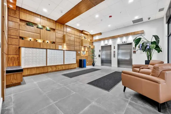 122 Mahogany Centre SE #203, Calgary, AB T3M 2Y1