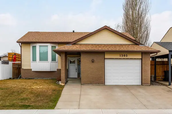 1305 10 AVE SE, High River, AB T0L 1B0